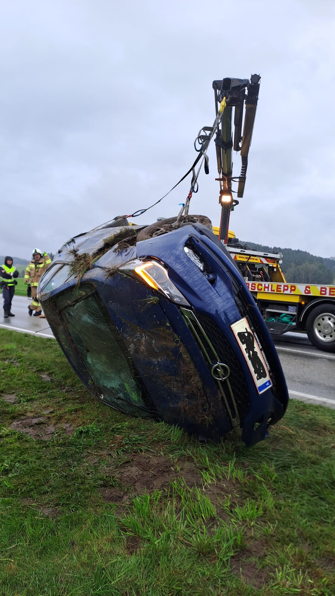 Verkehrsunfall auf L 204 zwischen Steinbach und Eisping – PKW überschlagen